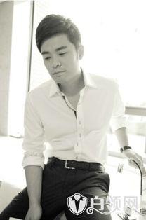 陈赫资料家庭背景资料,从草根艺人到明星，揭秘他的家庭背景与成长历程